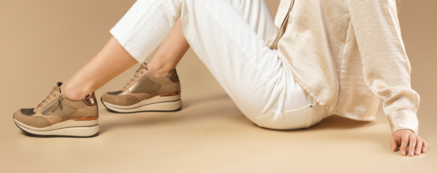 Autunno in stile inblu: sneakers e Colorati